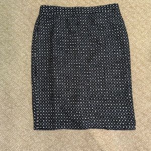 NWT size 14 Gorgeous knee length skirt, metallic tweed